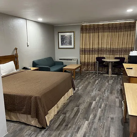 Mid Towne Inn & Suites-2